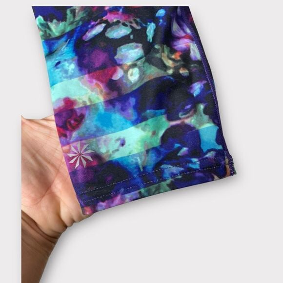 Athleta Floral Fade Sonar Capri Leggings in Heavenly Hail - Picture 5 of 8